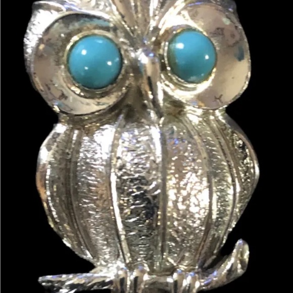VINTAGE SIGNED JJ SILVER TONE OWL PIN BROOCH  FAUX TURQUOISE stone  EYES - Picture 3 of 3